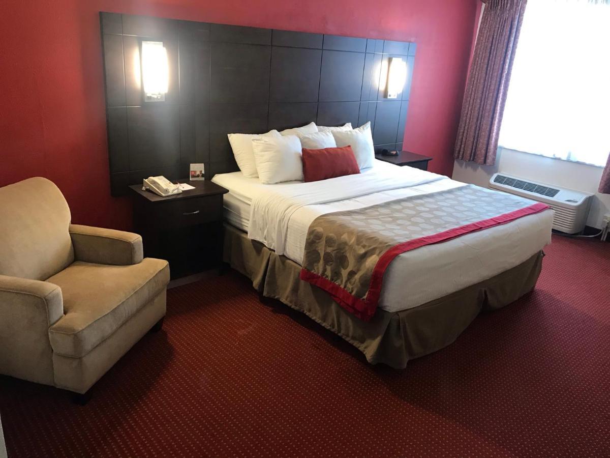 Hotel Ramada By Wyndham Ligonier Exteriér fotografie