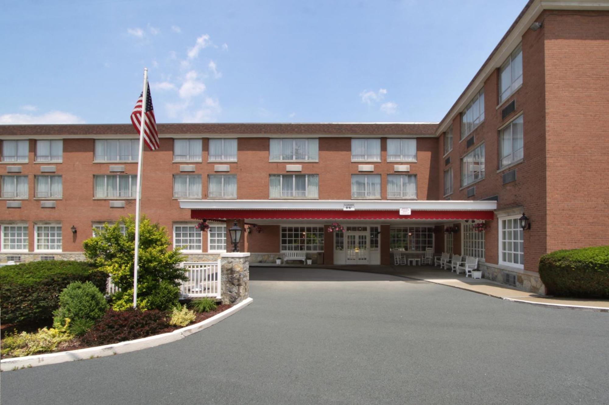 Hotel Ramada By Wyndham Ligonier Exteriér fotografie