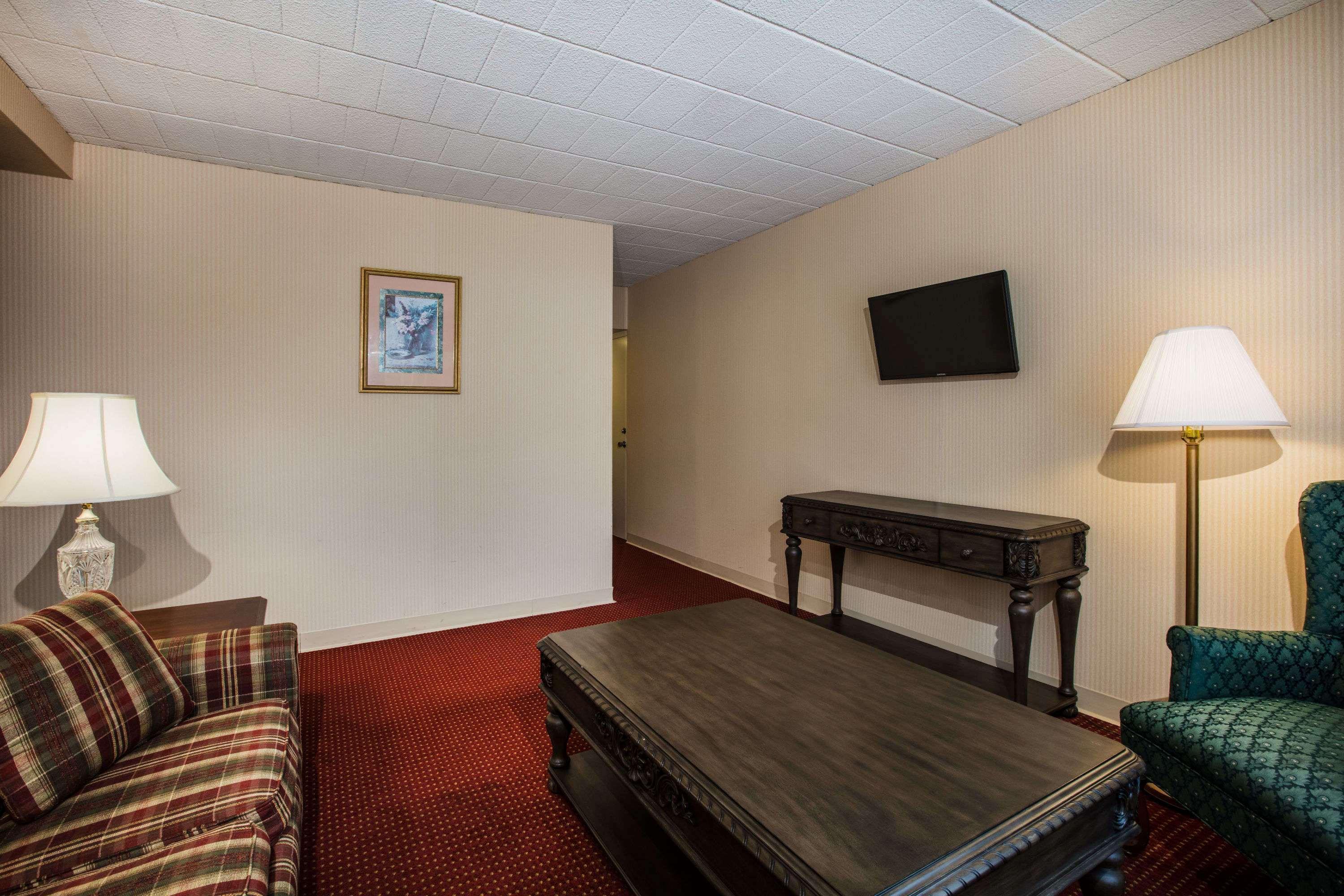 Hotel Ramada By Wyndham Ligonier Exteriér fotografie